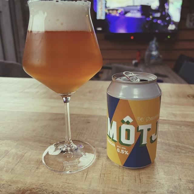 Een foto van Monique Hamers (Euqinom) met een Môtje