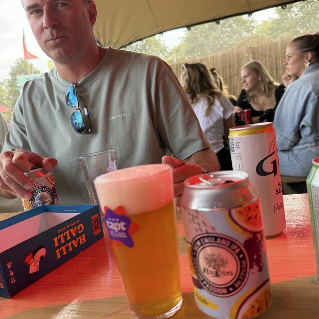 Een foto van Hansie Buur (HansBeercow) met een Neipa Milkshake - Tropical Tsunami