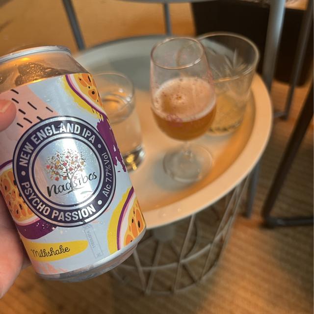 Een foto van Joey Van soest (chef-pils) bij de brouwerij Naastbos Brouwerij