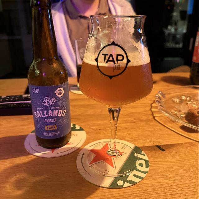 Een foto van Daan In ‘t Veld (Zoeperiele) met een Sallands Weizen