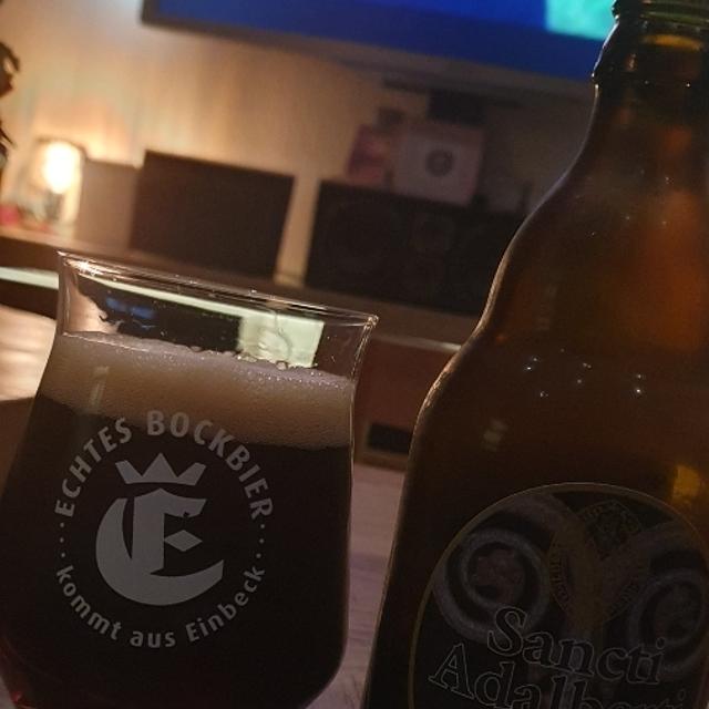 Een foto van Hans Tacx (MasterDj) bij de brouwerij Brouwerij Egmond