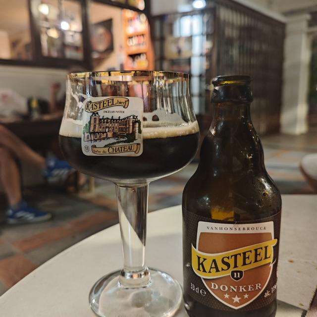 Een foto van Niko Tetyuev (MagoBeodo) met een Kasteel Donker