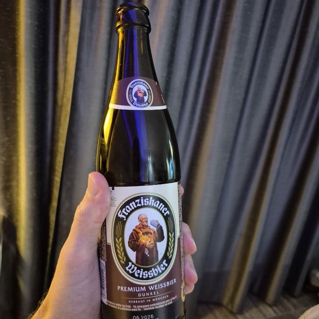 Een foto van danieldezaire (danieldezaire) met een Franziskaner Premium Weissbier Dunkel