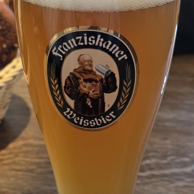 Een foto van uknow_ys (uknow_ys) met een Franziskaner Premium Weissbier Naturtrüb