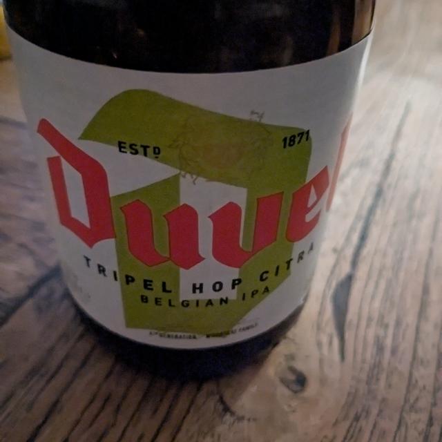 Een foto van Benno Weissner (Fiegekind) met een Duvel Tripel Hop Citra