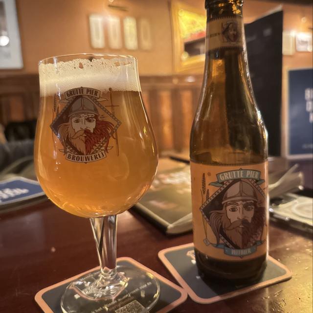 Een foto van Floris Sinnema (FlorisSinnema) met een Witbier