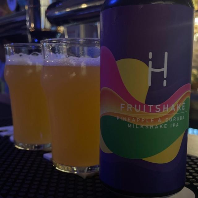 Een foto van Christian Héritier (KrikriBiere) bij de brouwerij Hopalaa