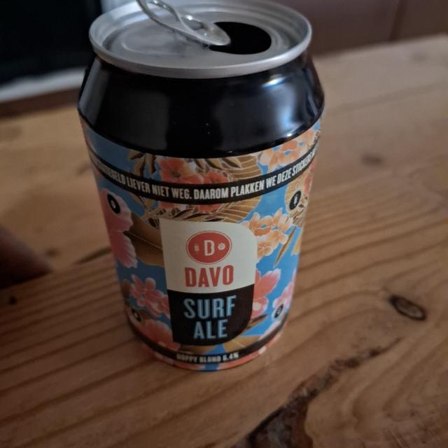 Een foto van Daan Kokx (1-2-3-4-Daan-Bier) met een Surf Ale