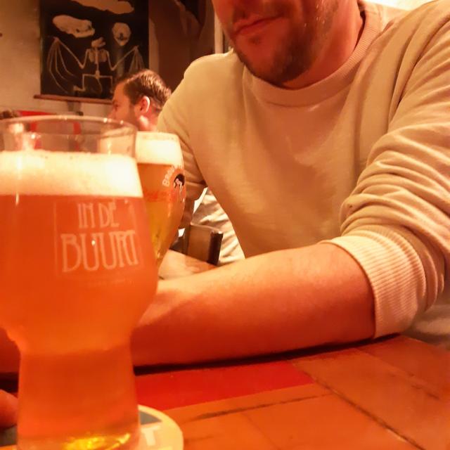 Een foto van GJ van der Linde (Stoutboygart) bij de brouwerij DAVO
