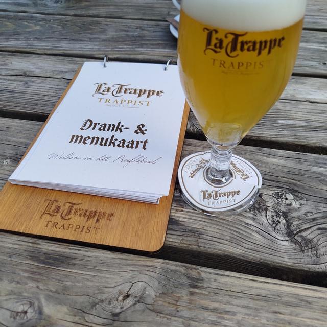 Een foto van Mark Maton (Brabo-Sunday) met een La Trappe PUUR