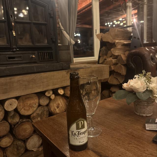 Een foto van Kenzo (kenzo_gr1) met een La Trappe PUUR