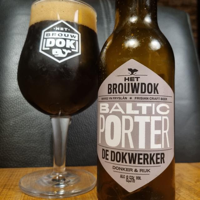 De Dokwerker, gefotografeerd door Geert J.